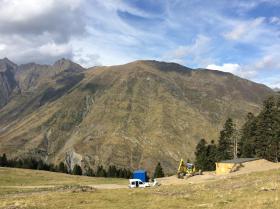 Construction d\'une cabane pastorale en montagne